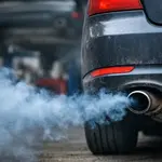 признаки умирающего двигателя дым из выхлопной трубы автомобиля