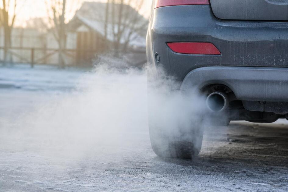 Дизельный автомобиль дымит на холодную после запуска двигателя