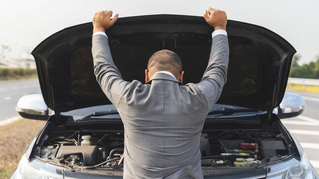 prodavecz nervnichaet