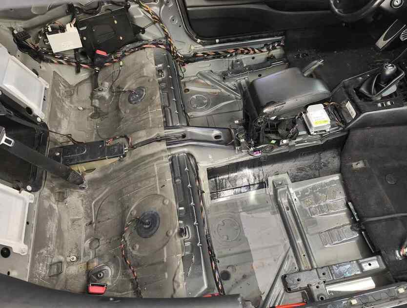 утопленное авто из США повреждения после затопления салон