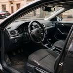 Изношенный салон авто из Европы после такси перед покупкой